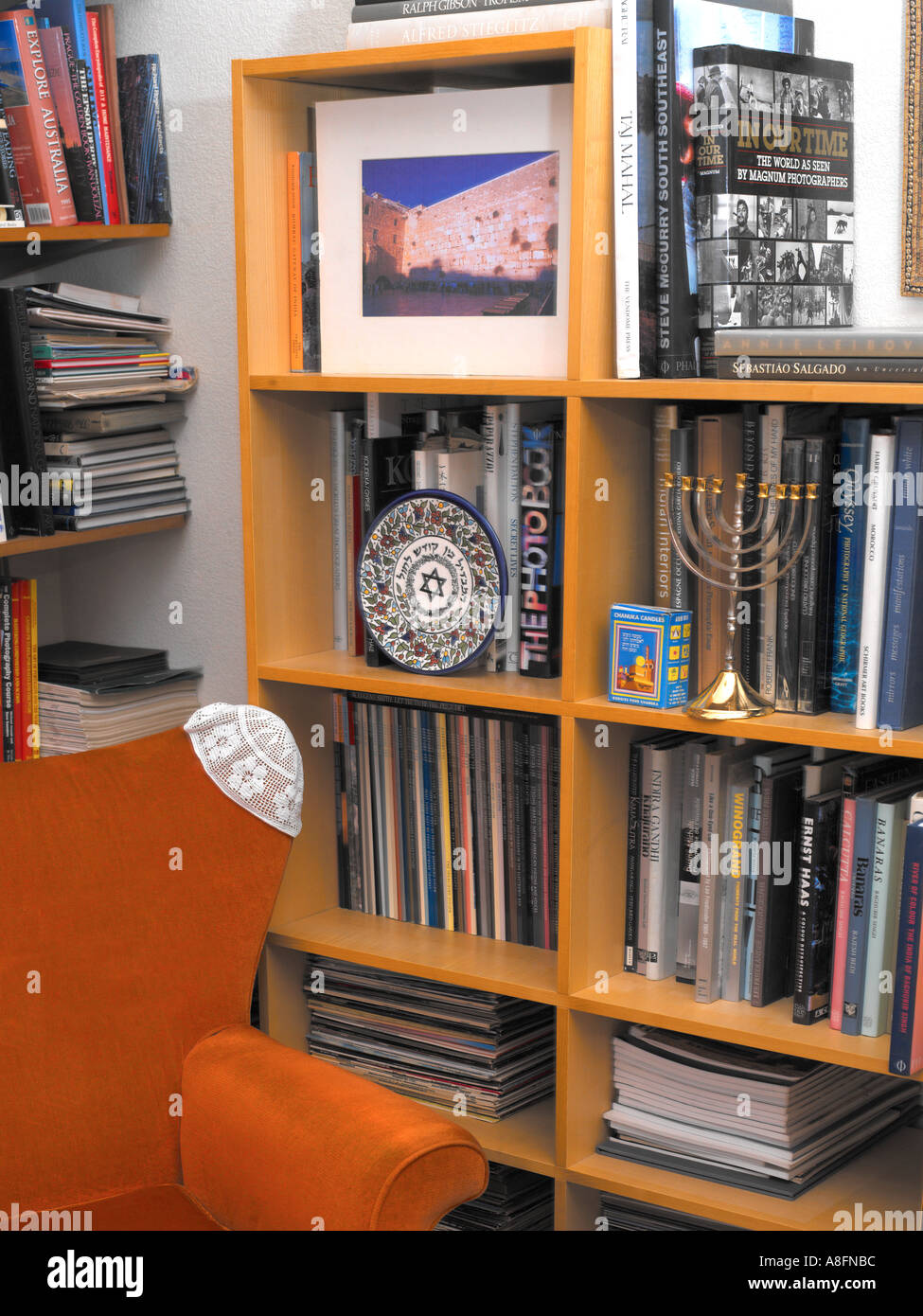 Accueil juif Président Bibliothèque Hanukkah Bougies Photo de mur des Lamentations Banque D'Images