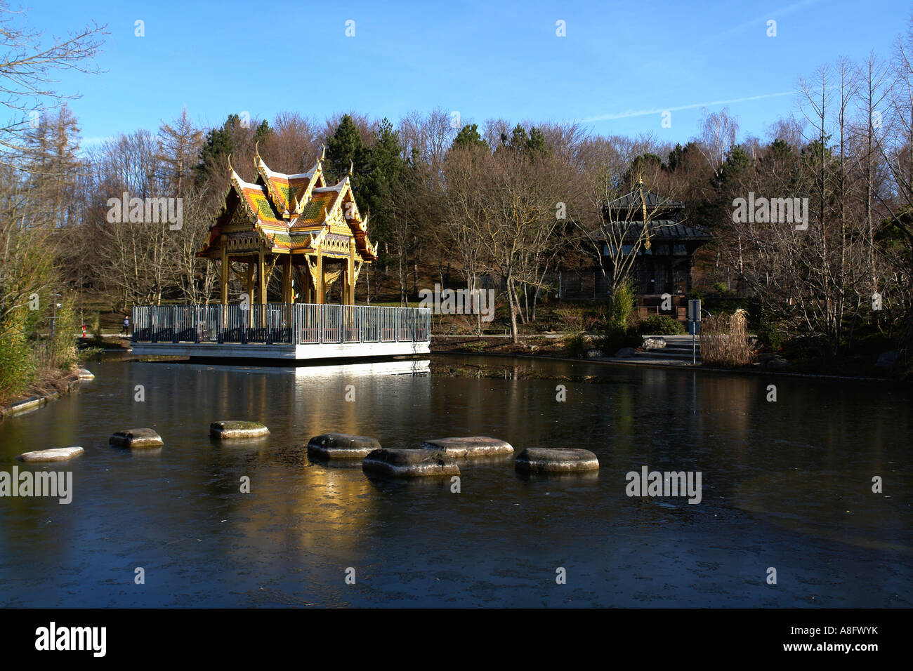 Temple thaïlandais à Westpark Munich Allemagne Banque D'Images