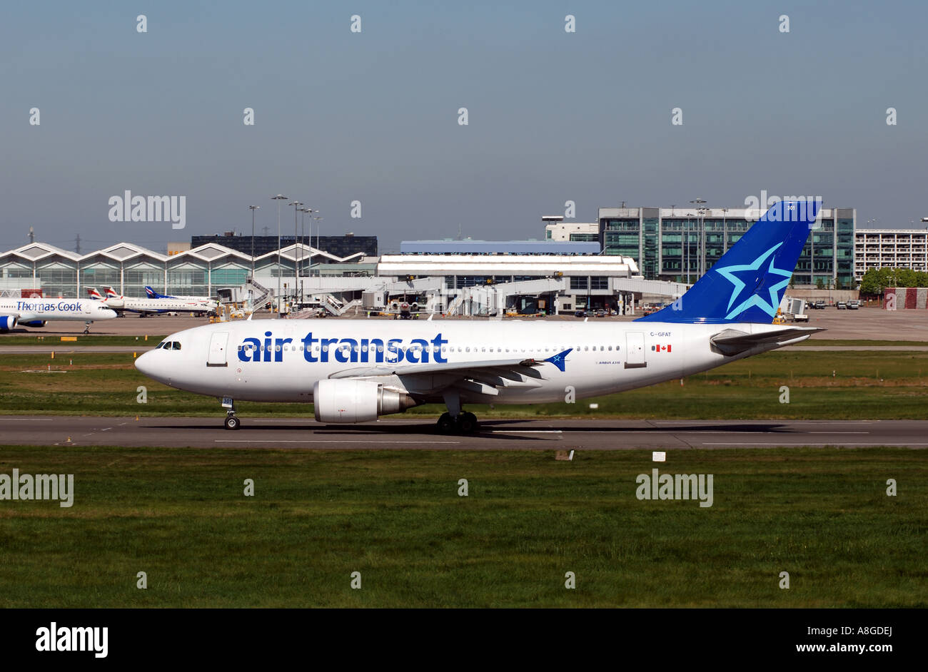 Air transat a310 Banque de photographies et d'images à haute résolution -  Alamy