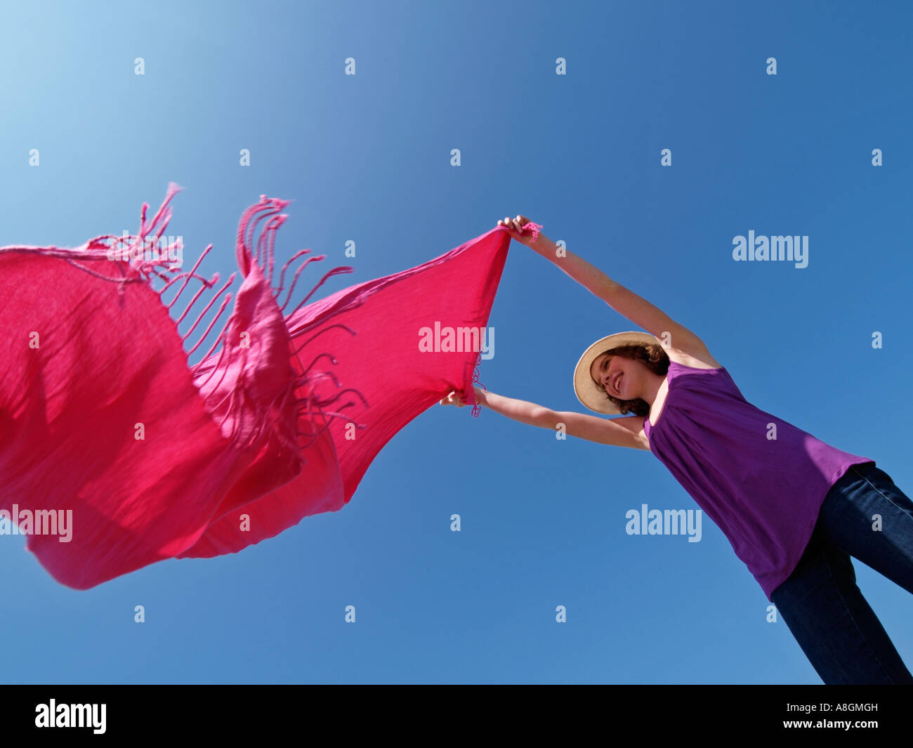 écharpe rose Banque de photographies et d'images à haute résolution - Alamy