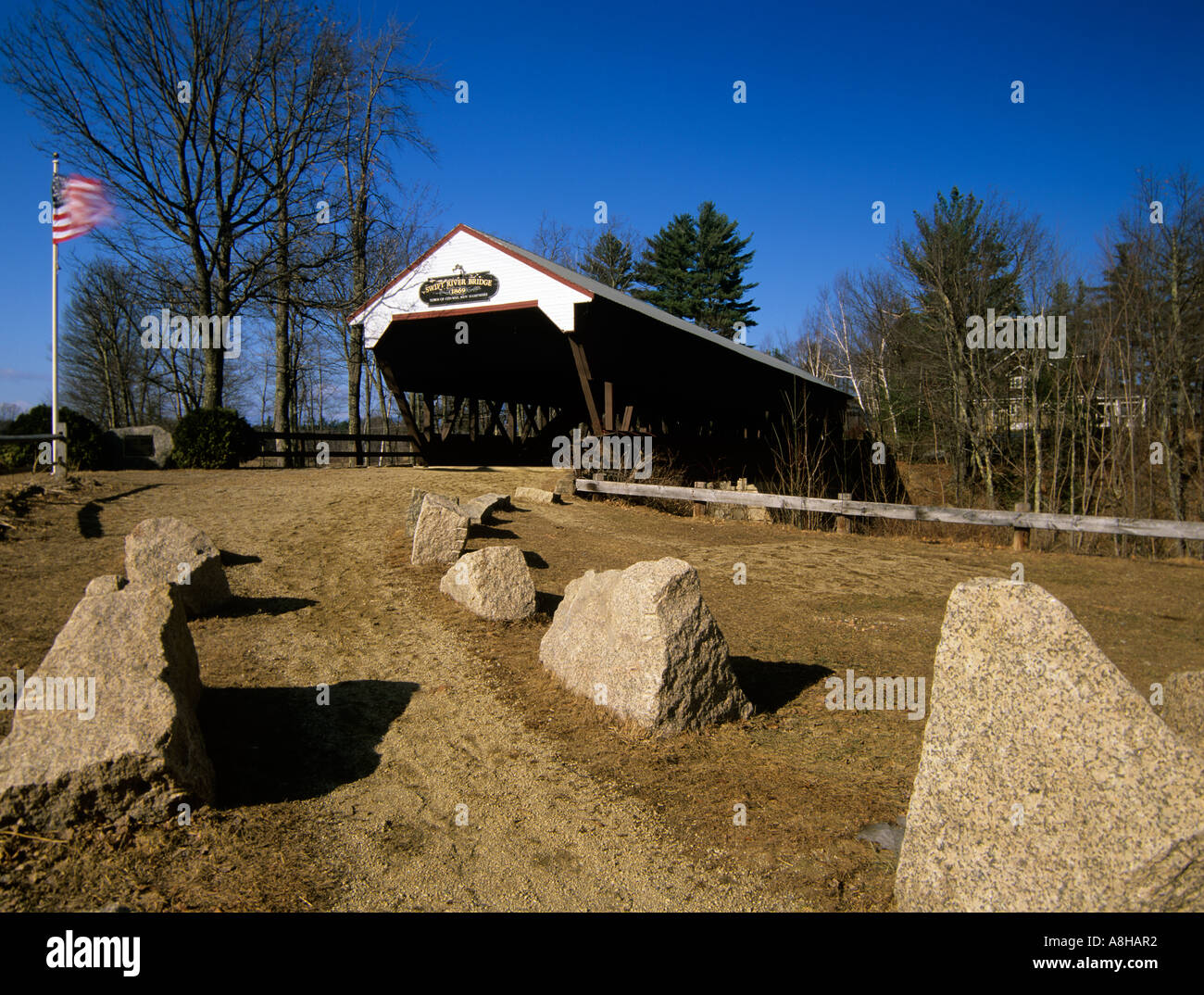 New Hampshire..Swift River Pont couvert situé dans la région de Conway, New Hampshire USA Amérique du nord-est de l'US travel new england Banque D'Images