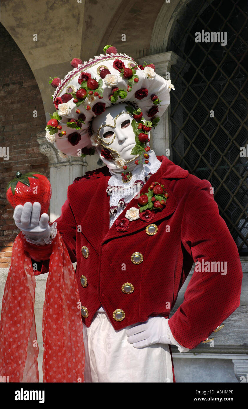 Masque à la fraise au carnaval de Venise, Italie Banque D'Images