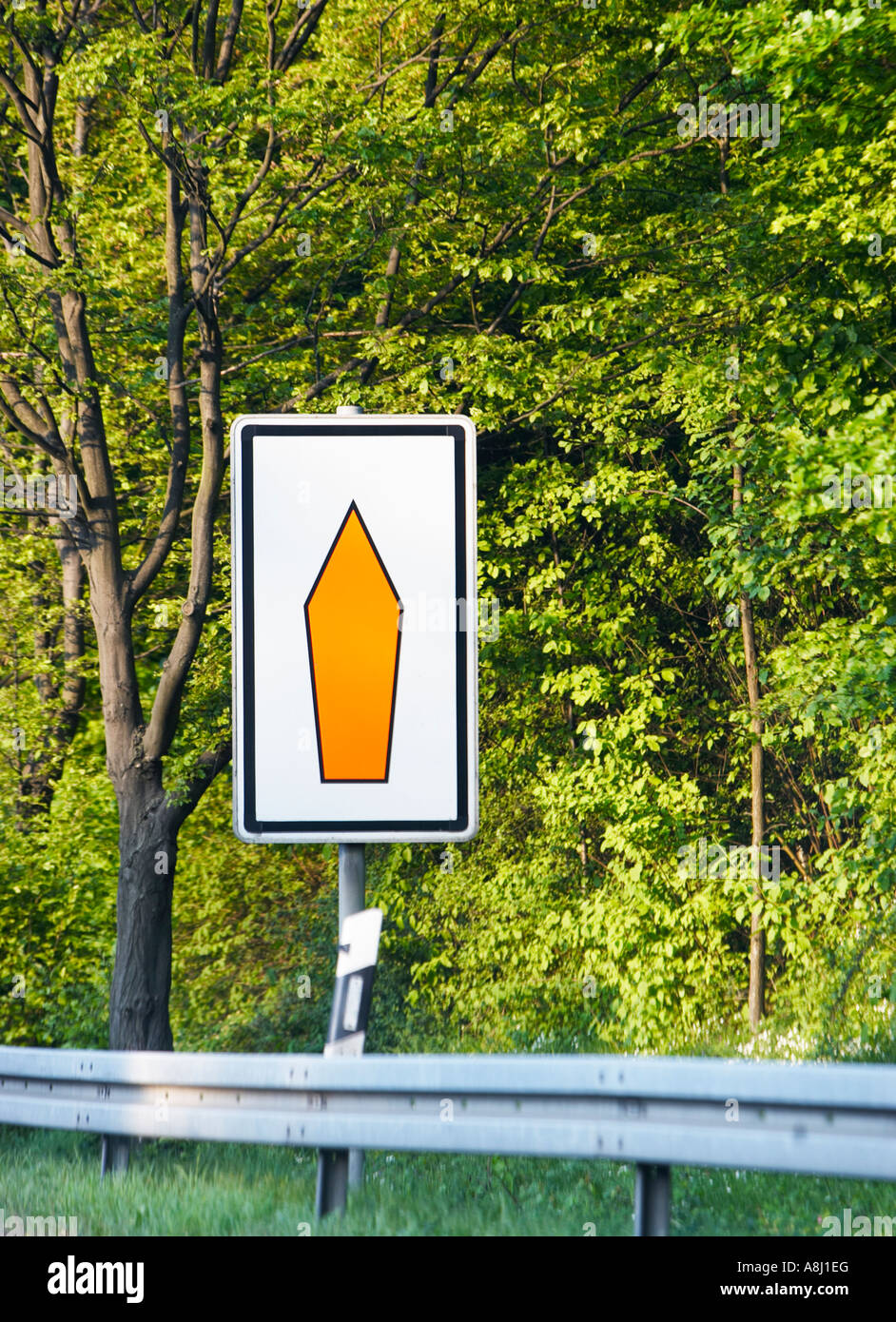 Autoroute allemande signalisation routière pour 'a recommandé route' en Allemagne, Europe Banque D'Images