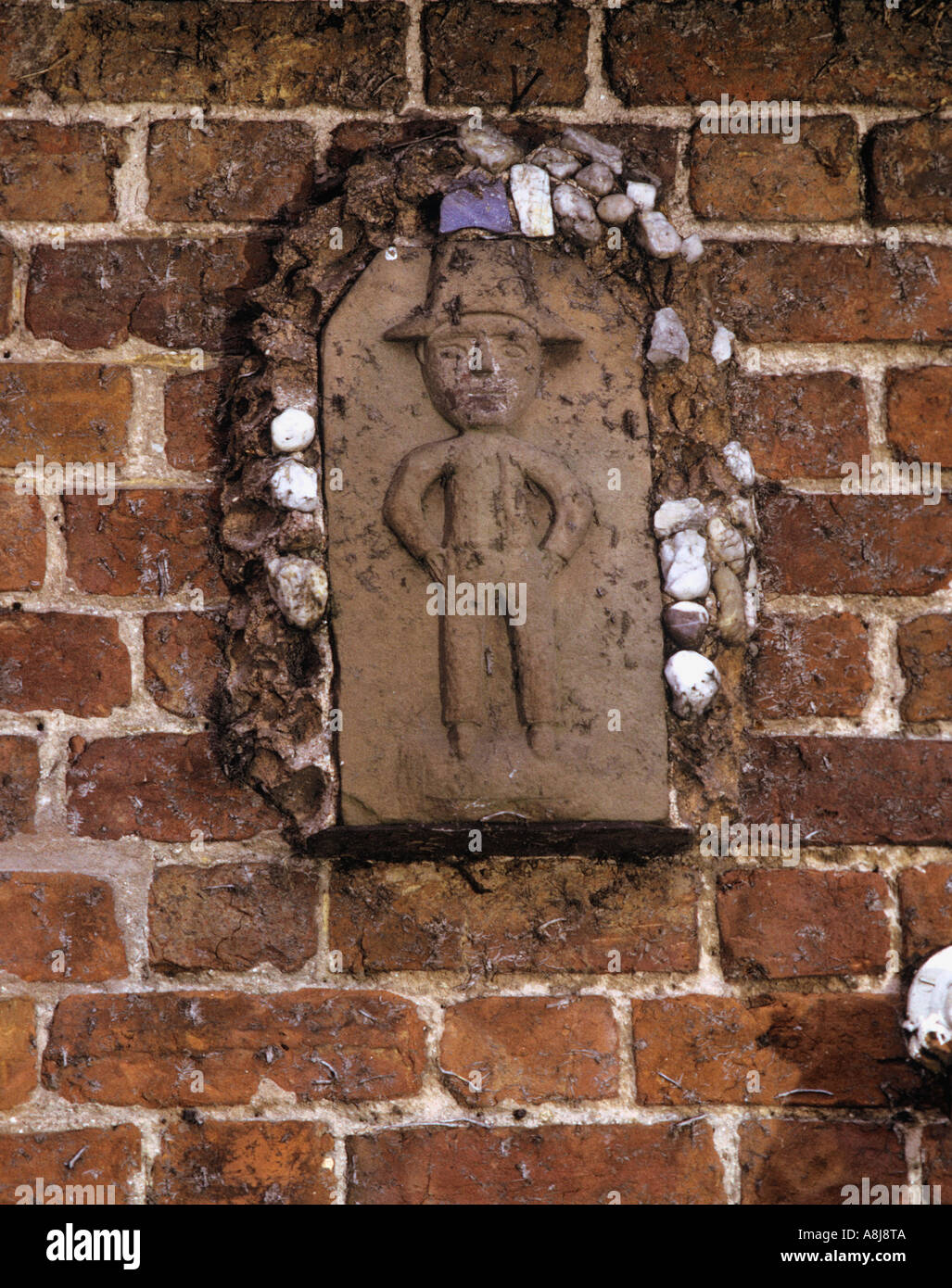 Bunbury Image House Images de gardiens et de magistrats sur les murs de briques d'une maison maudite par une innocente braconnier Cheshire Banque D'Images