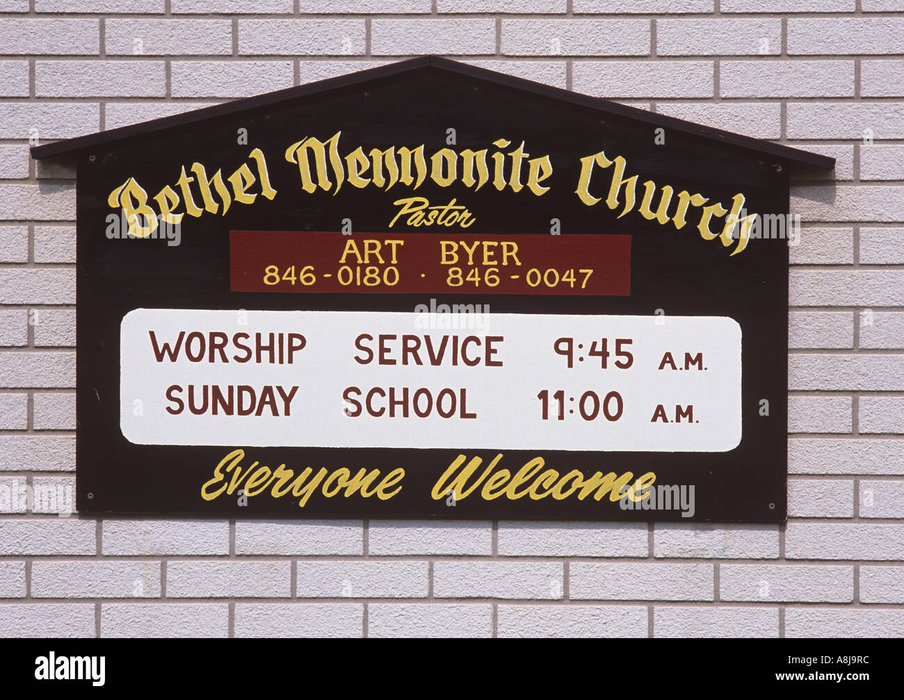 Le signe de l'Église Mennonite moderne près de Kitchener, en Ontario, Canada Banque D'Images