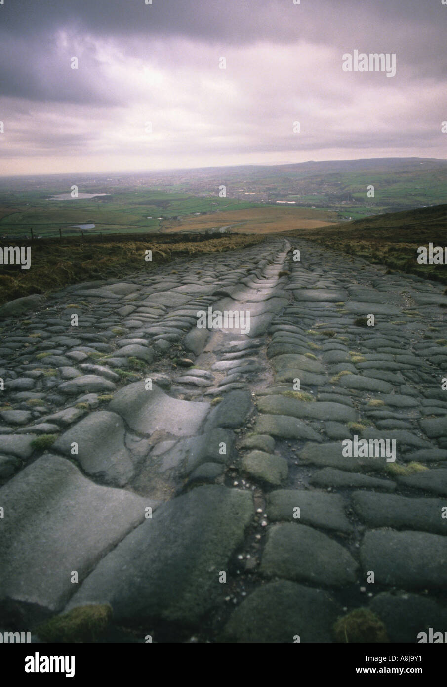 Voie Romaine pavée dans Blackstone Edge Moor Rishworth est de Littleborough Greater Manchester dans le Nord de l'Angleterre Banque D'Images