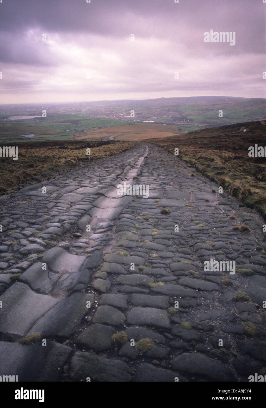 Voie Romaine pavée dans Blackstone Edge Moor Rishworth est de Littleborough Greater Manchester dans le Nord de l'Angleterre Banque D'Images