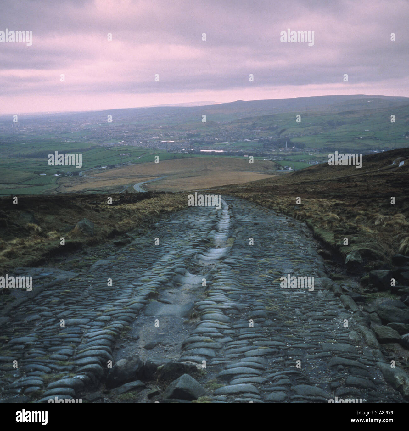 Voie Romaine pavée dans Blackstone Edge Moor Rishworth est de Littleborough Greater Manchester dans le Nord de l'Angleterre Banque D'Images