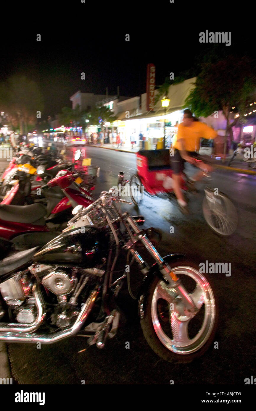 Garée sur moto Duval St Key West FL Banque D'Images