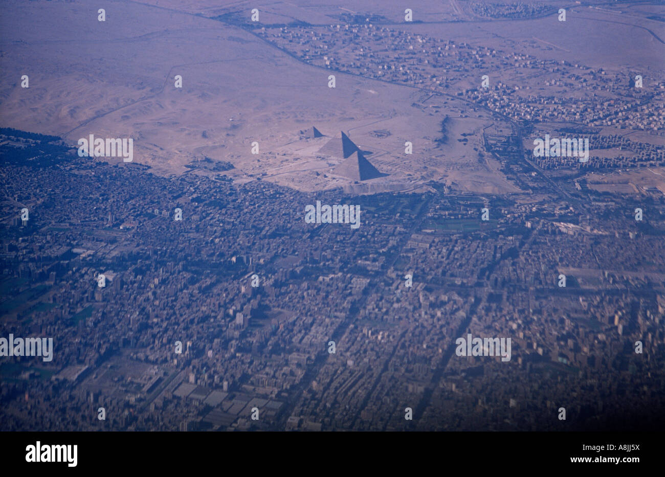 Les Pyramides de Gizeh à partir de l'air. Le Caire, Égypte. Banque D'Images