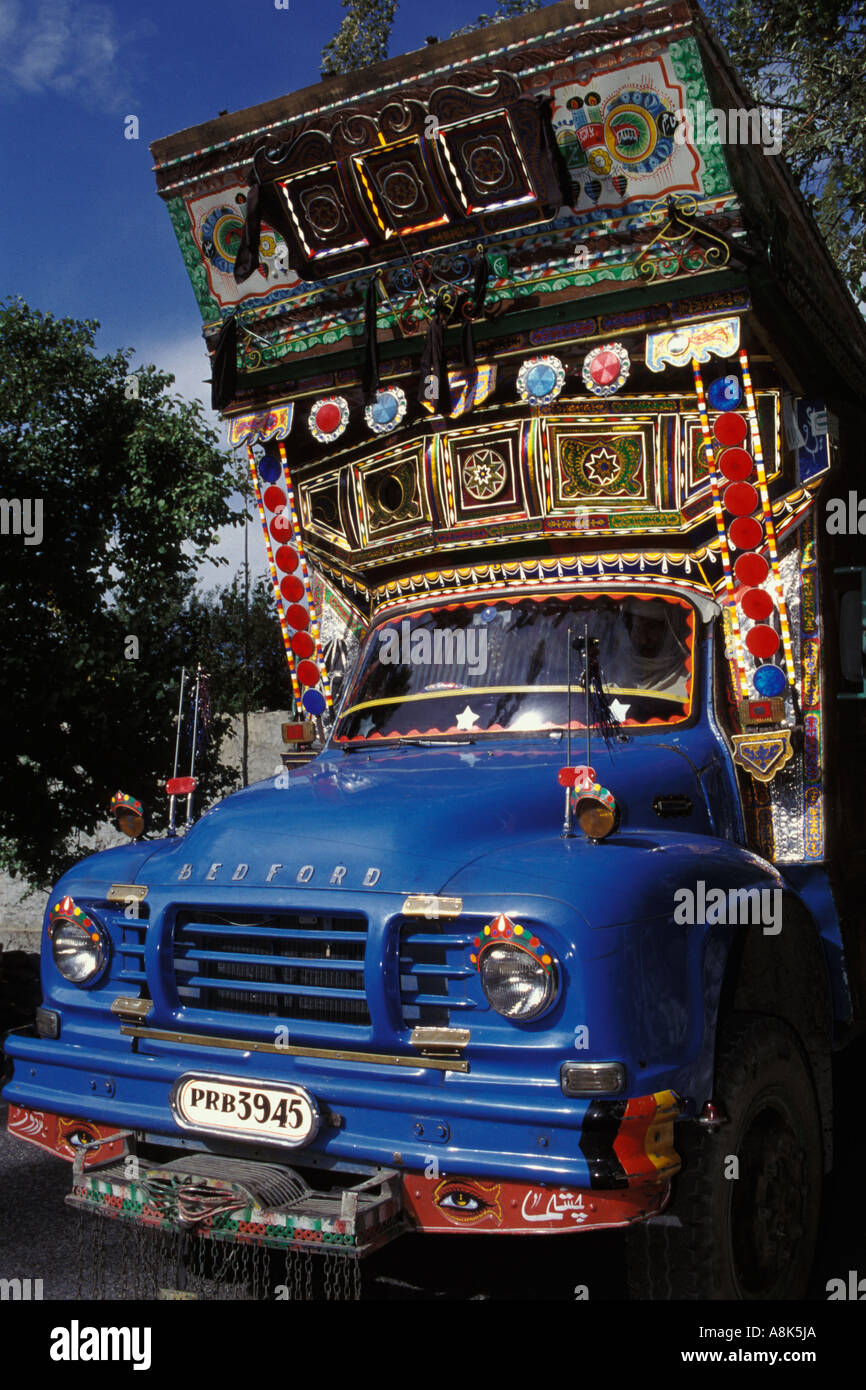 Le Pakistan, décoré sur camion KKH près d'Aliabad Banque D'Images