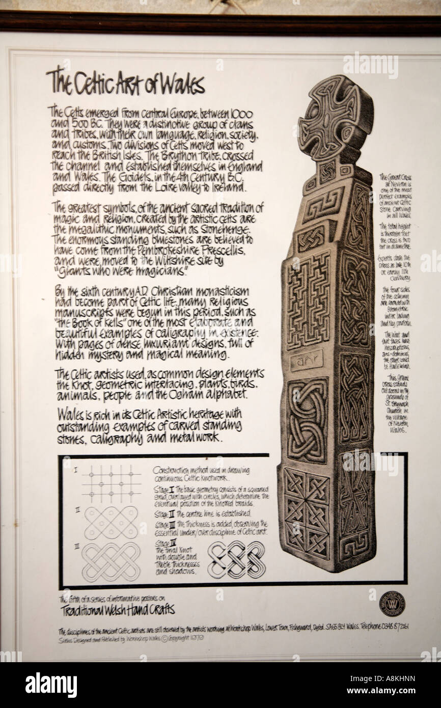 Description de l'art celtique du Pays de Galles Nevern intérieur de l'église de l'ouest de Pembrokeshire Wales Grande-bretagne angleterre Europe Banque D'Images