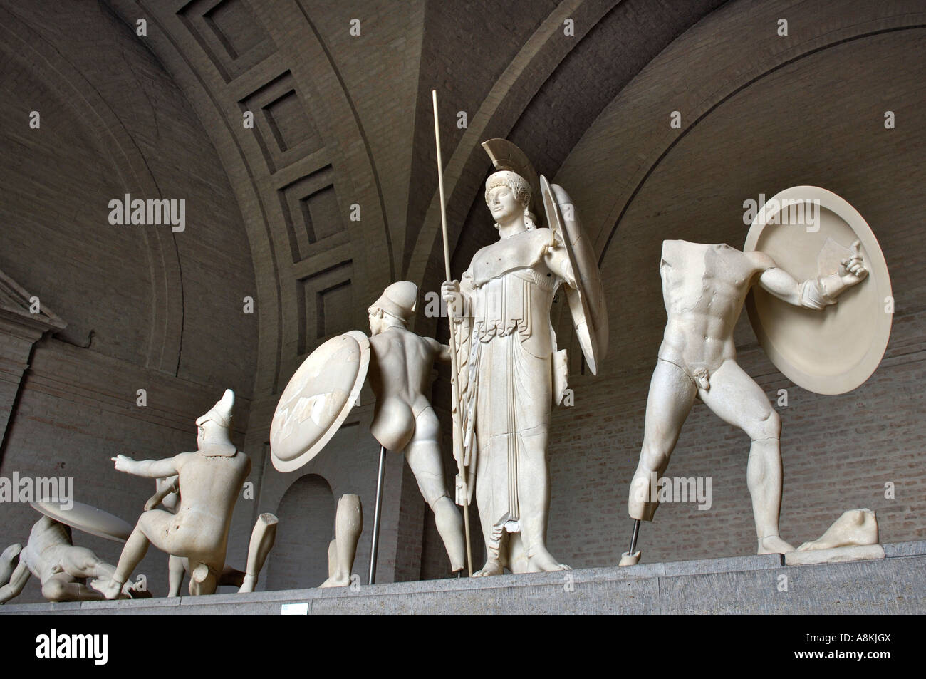 Pignon ouest du Temple d'Égine, Glyptothèque de Munich, Bavière, Allemagne Banque D'Images