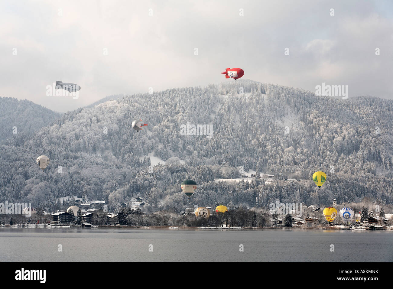 En montgolfière à Bad Wiessee, lac de Tegernsee, Allemagne Banque D'Images