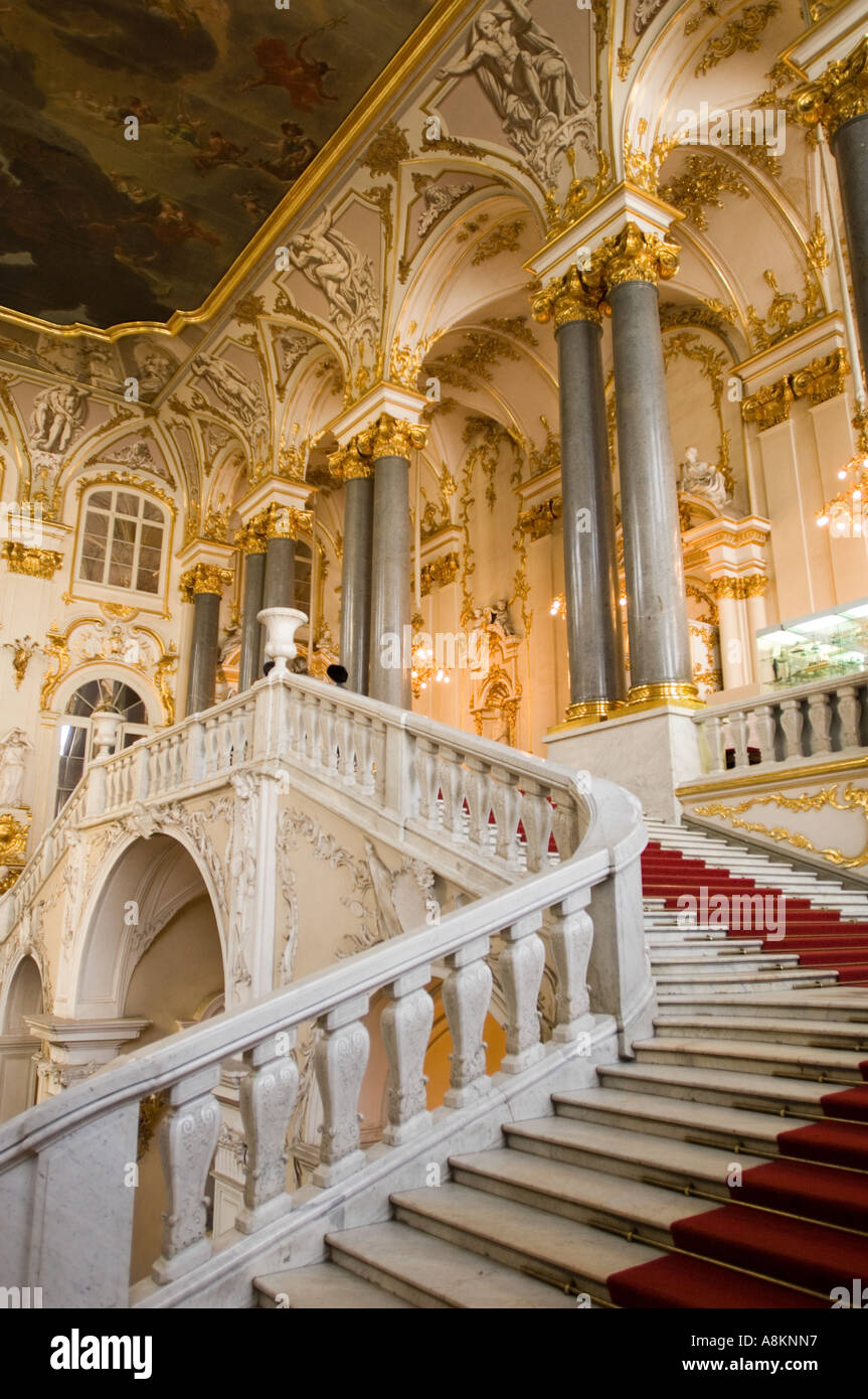 La Russie. Saint Petersburg. L'escalier de la Jordanie dans l'Ermitage Art Collection dans le Palais d'hiver Banque D'Images