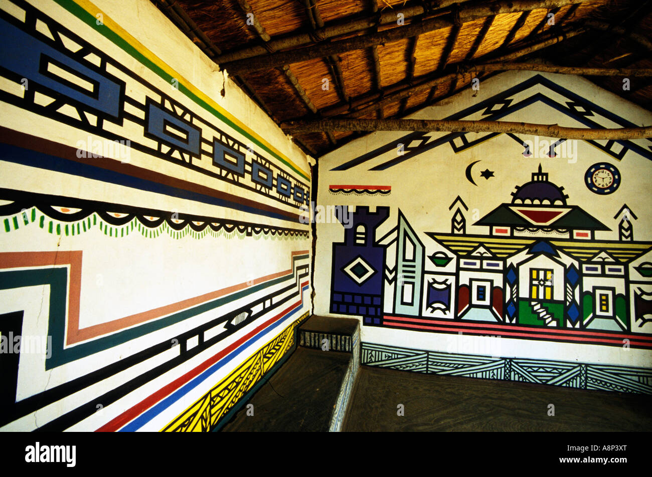 Intérieur de maison kgodwana ndebele, village, kwa-ndebele, afrique du sud Banque D'Images