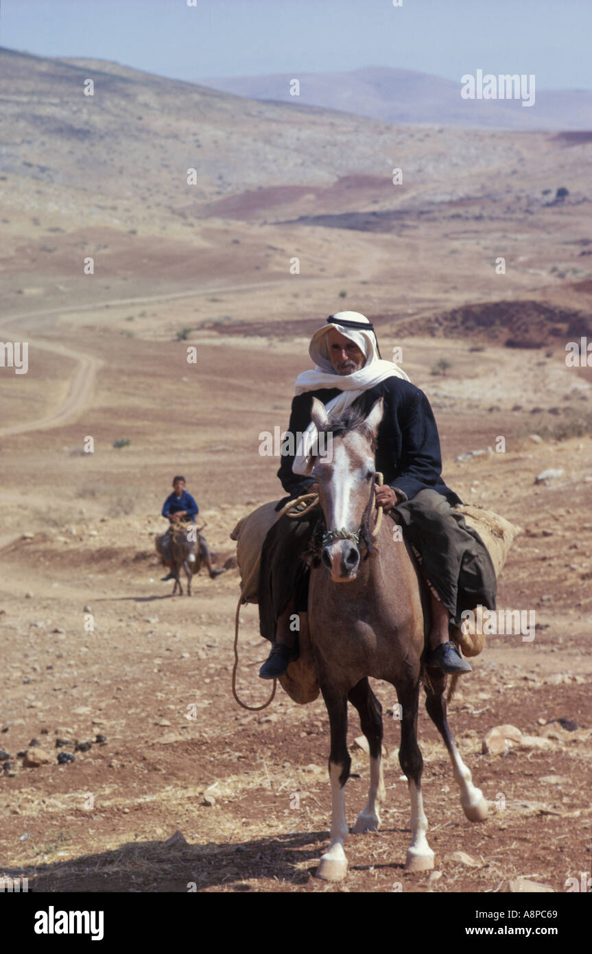 Agriculteur palestinien sur la Cisjordanie territoire contesté qu'Israël a maintenant construit sur et ces agriculteurs ont été illégalement expulsés Banque D'Images