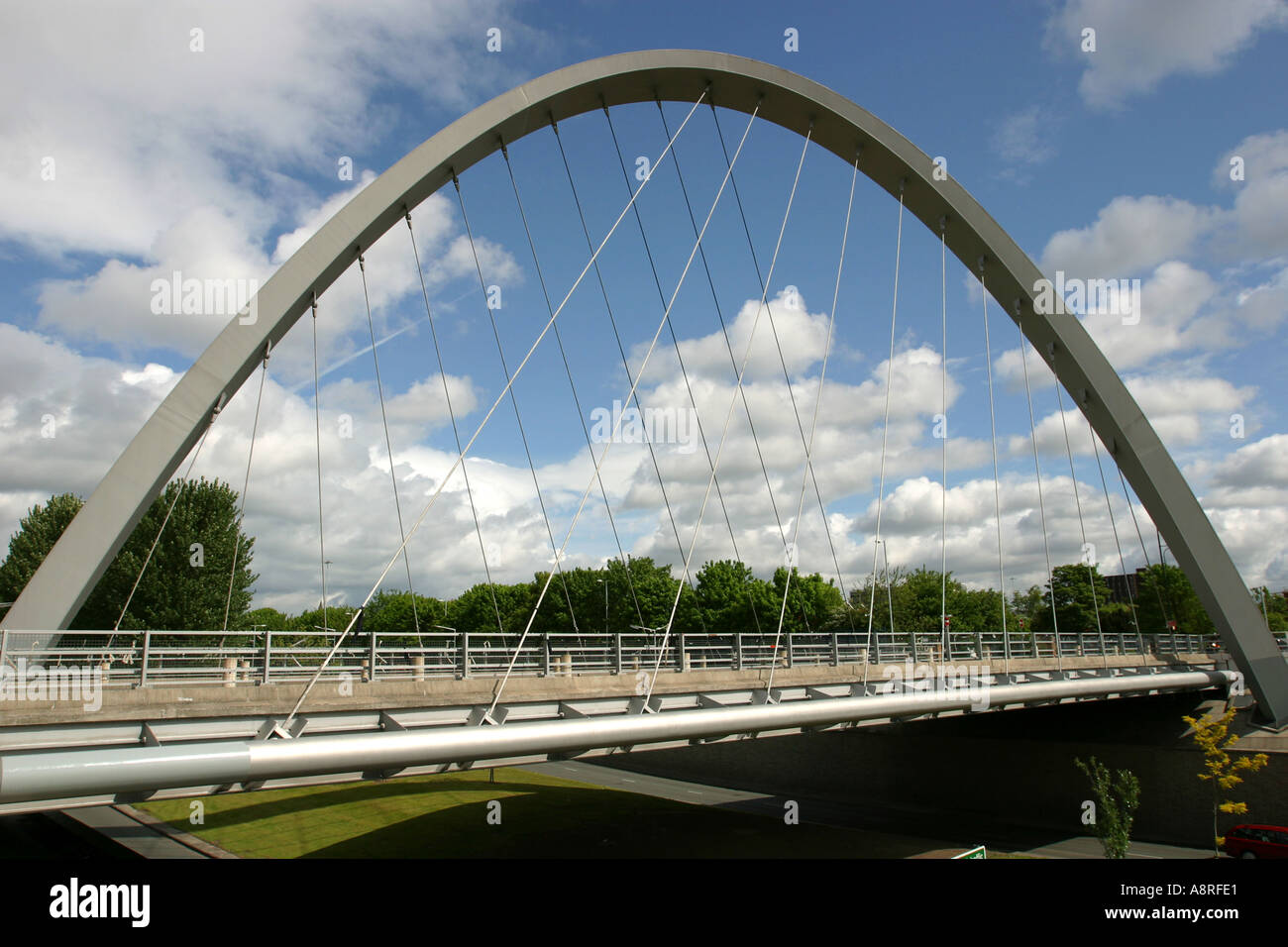 Hulme Arch Manchester UK arc parabolique par Chris Wilkinson Wilkinson Eyre Architects et Ove Arup Partners 1997 Banque D'Images