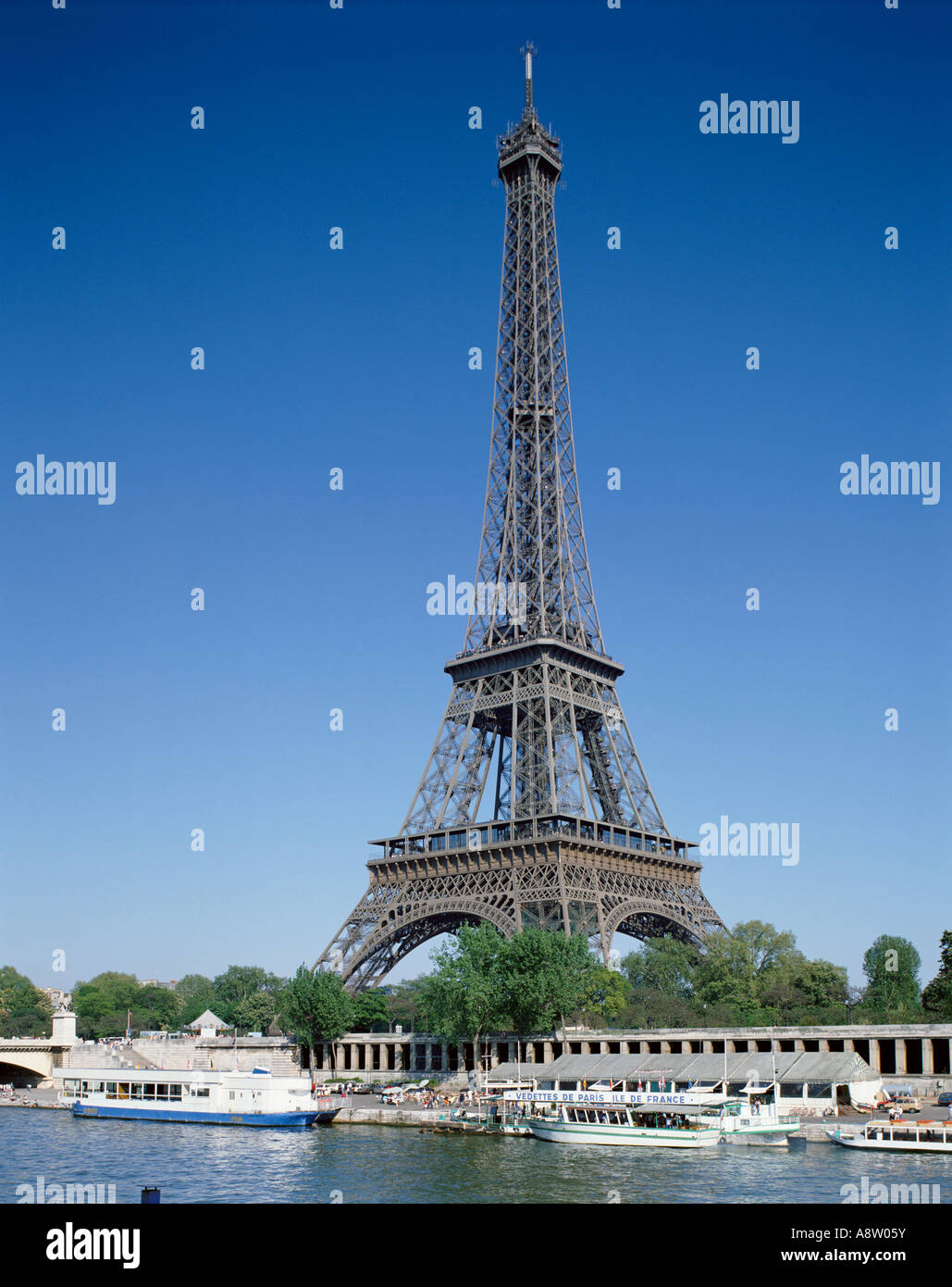 La France. Paris. Tour Eiffel. Seine. Banque D'Images