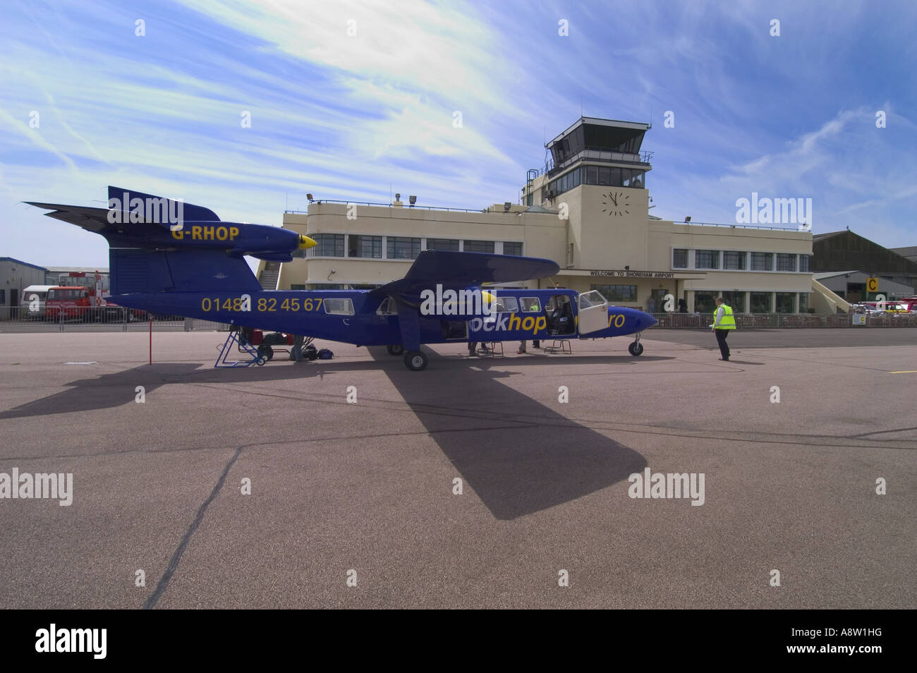 Britten Norman BN 2A Mk3 appartenant à Trislander Rockhopper à Shoreham Brighton City avant le départ de l'aéroport d'Alderney Banque D'Images