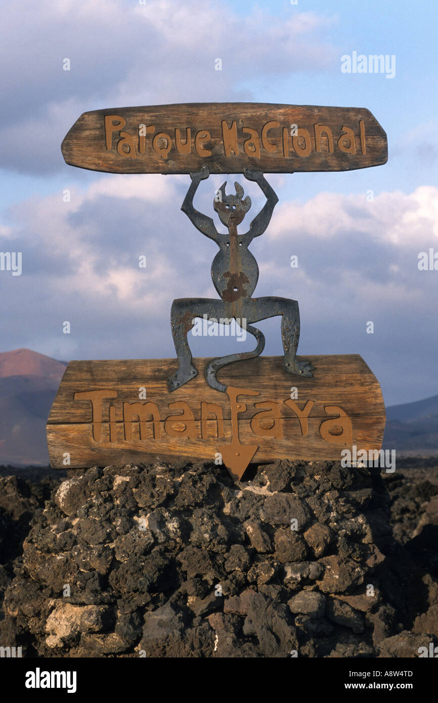 Espagne, Canaries, Lanzarote, pancarte dans le Parc National de Timanfaya Banque D'Images