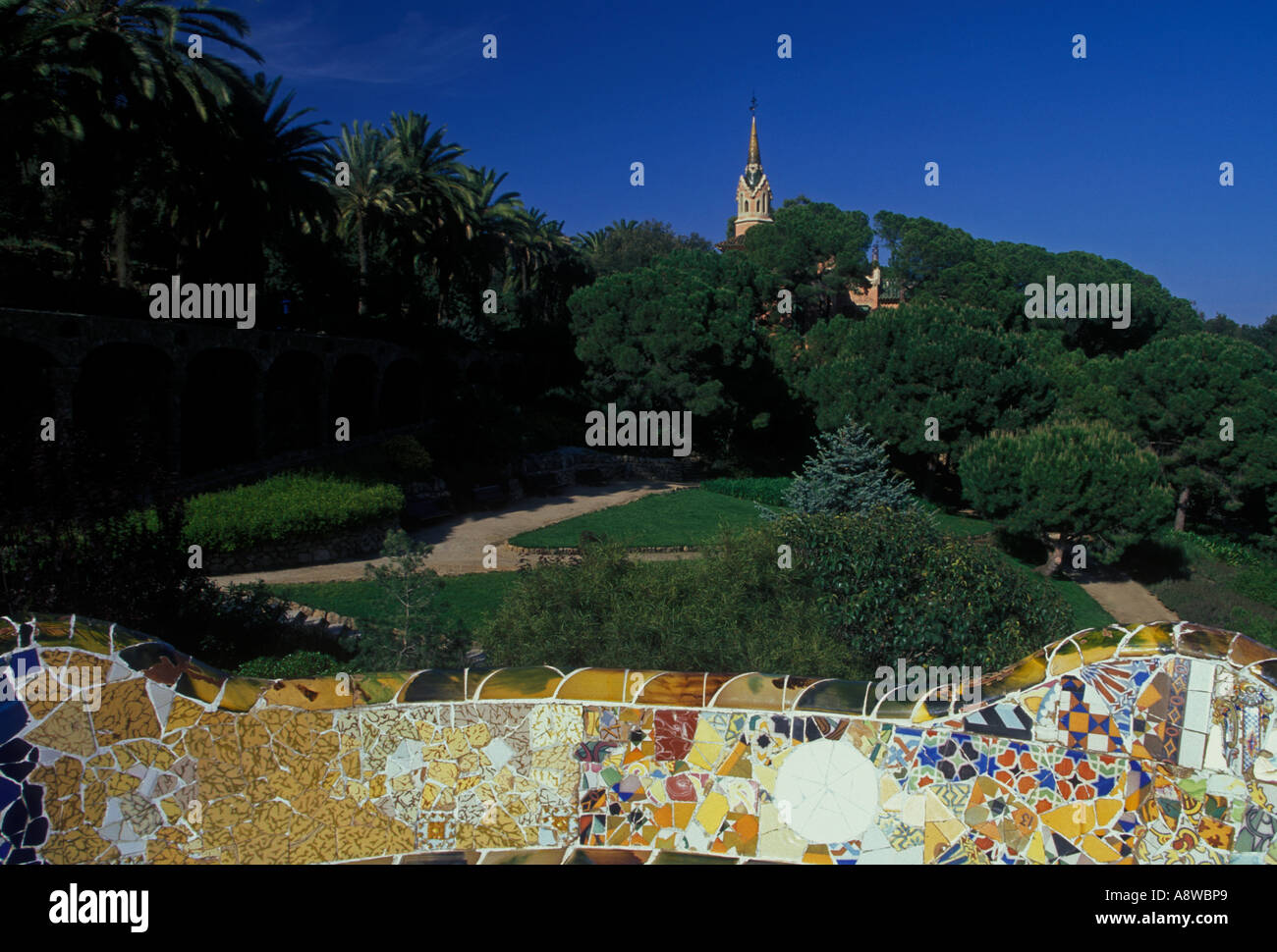 Banc de serpent sur la terrasse principale dans le Parc Guell Parc Guell d'Antoni Gaudi dans la ville de Barcelone Barcelona Province Espagne Eur Banque D'Images