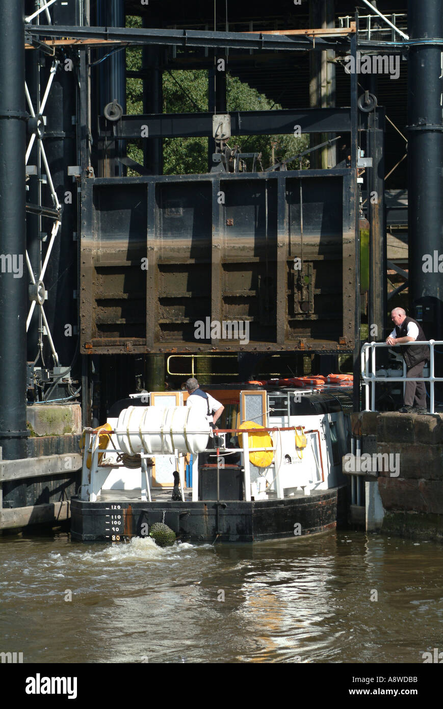 L'entrée en bateau à bateau Anderton près de Barnton Cheshire England Royaume-Uni UK Banque D'Images