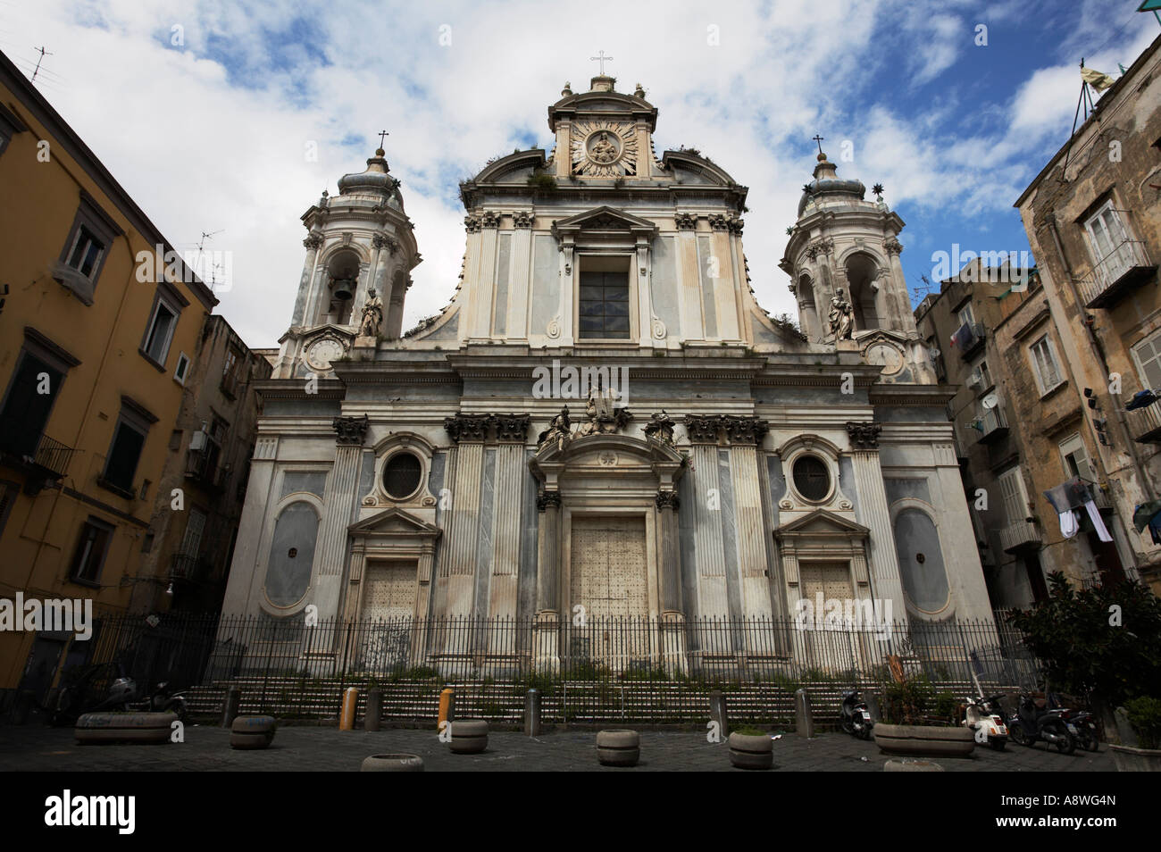 Chiesa dei Girolamini Naples Italie fermée depuis le séisme de 1980, ré-ouvert en 2009 Banque D'Images