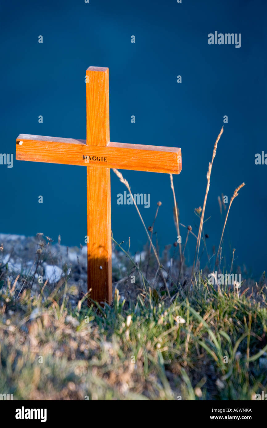 Croix de bois sur la colline à Beachy Head, Sussex, England, UK Banque D'Images