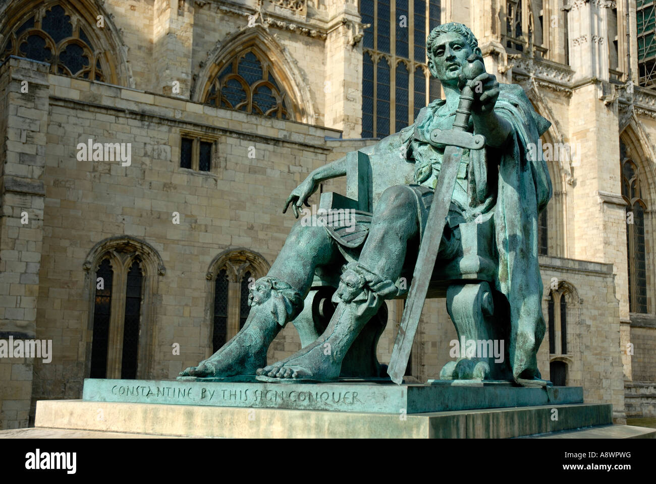 Une statue de Constantin le Grand à York Minster, York, Angleterre Banque D'Images