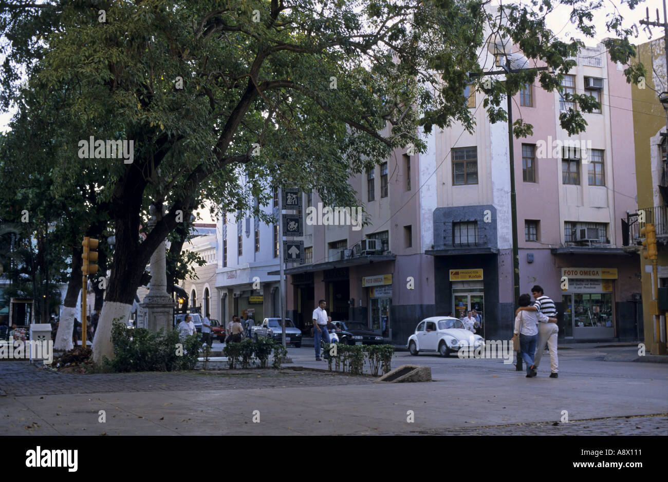 L'état du Yucatan au Mexique Merida marcheurs dans les rues Banque D'Images