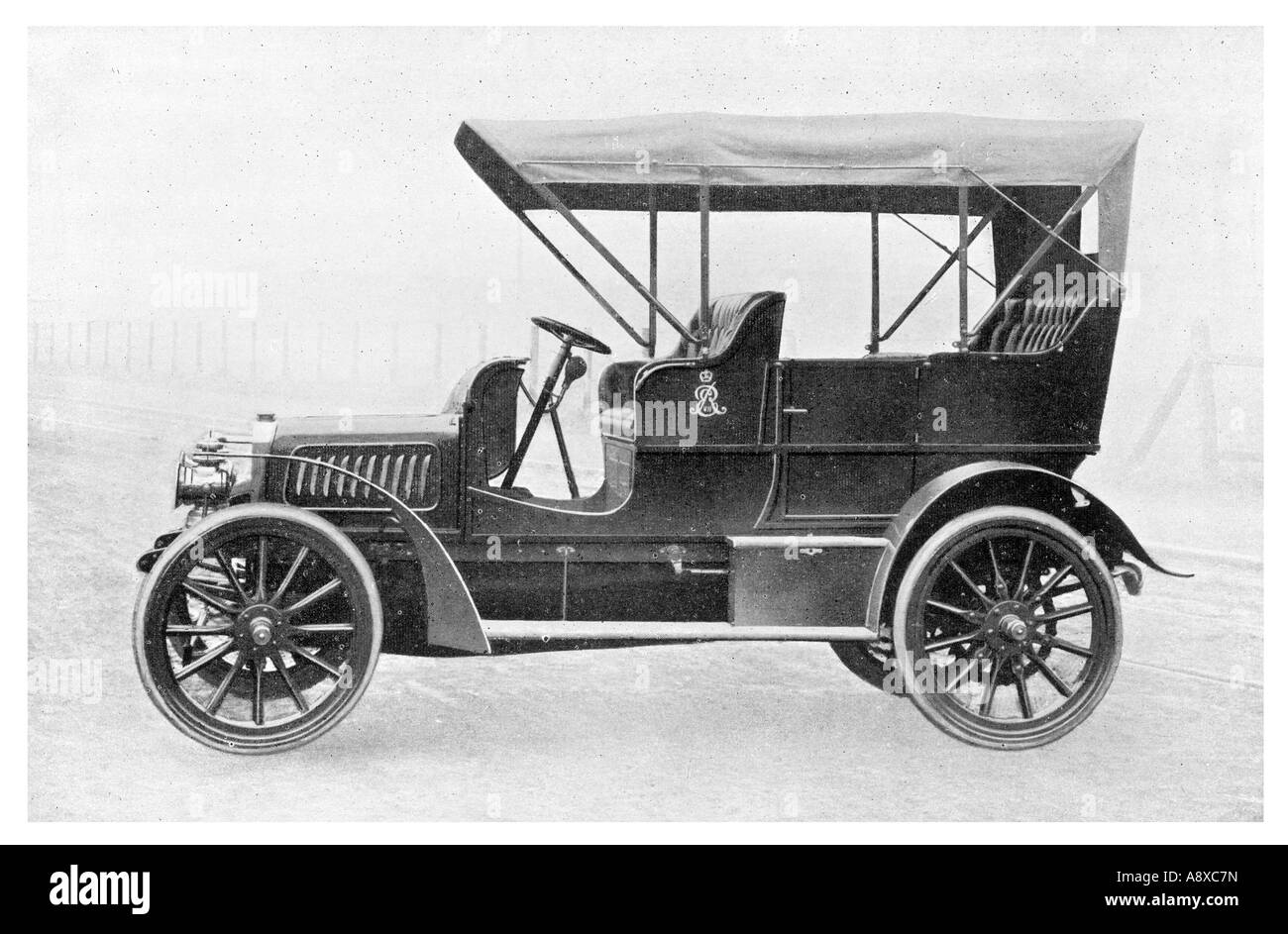 ALBION 6 MOTEUR ESSENCE PUISSANCE ENTRÉE CÔTÉ VOITURE MODÈLE TONNEAU Banque D'Images