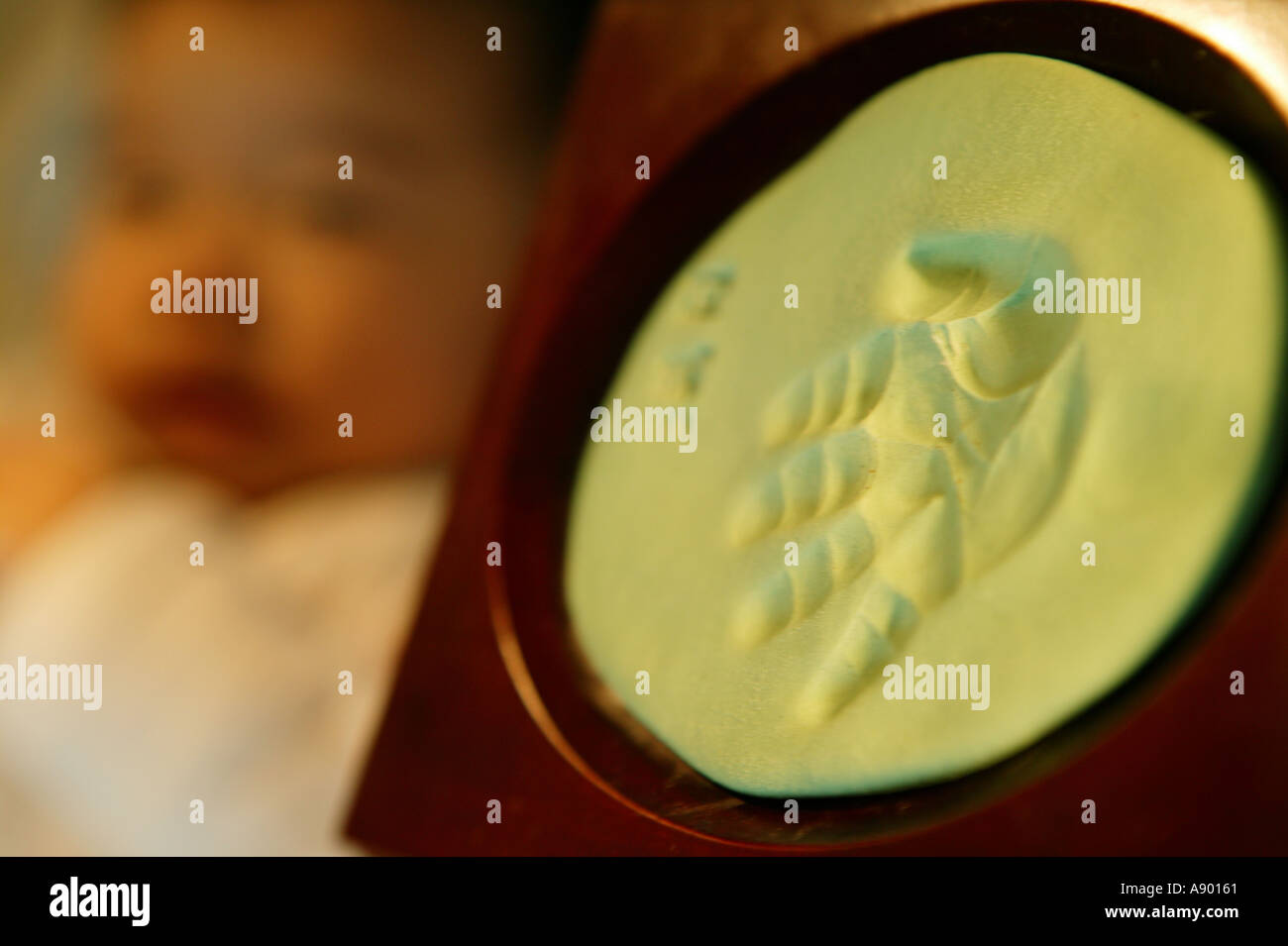 Un petit garçon s palm imprimer Banque D'Images