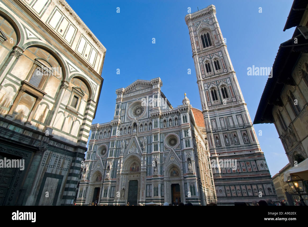 Grand angle horizontal de Santa Maria del Fiore 'Duomo', 'l'hôtel Campanile de Giotto' et le Bapistry lors d'une journée ensoleillée. Banque D'Images