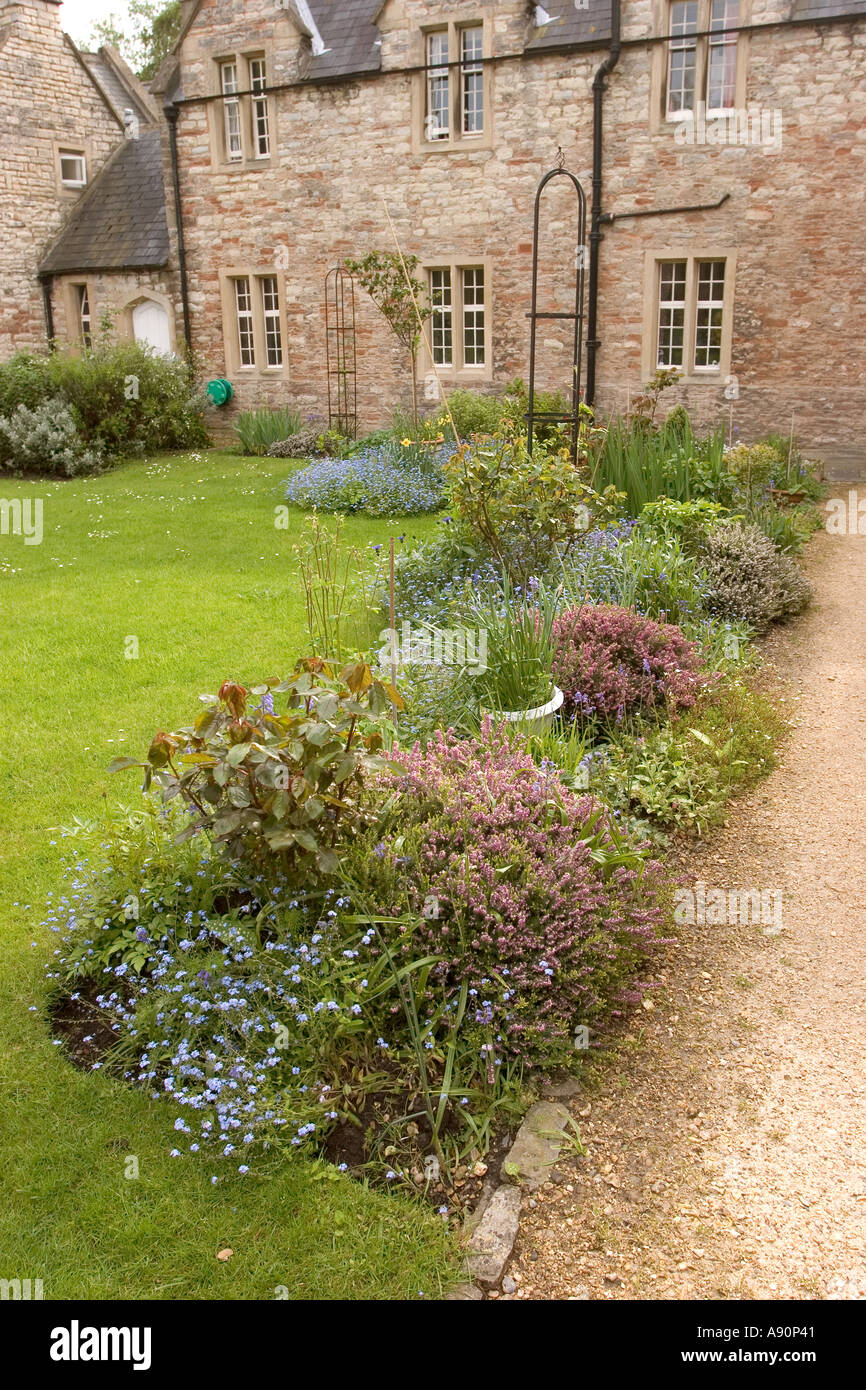 Angleterre Somerset St Cuthberts Puits Cimetière 15ème siècle hospices jardin Banque D'Images