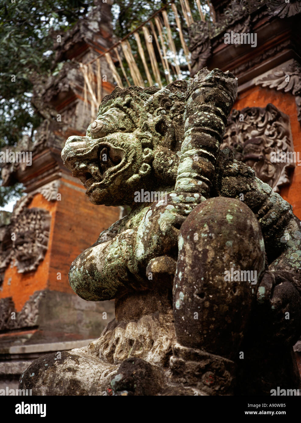 Indonésie Lombok Mayura Cakranegara Palais d'eau à l'entrée de sculpture Banque D'Images