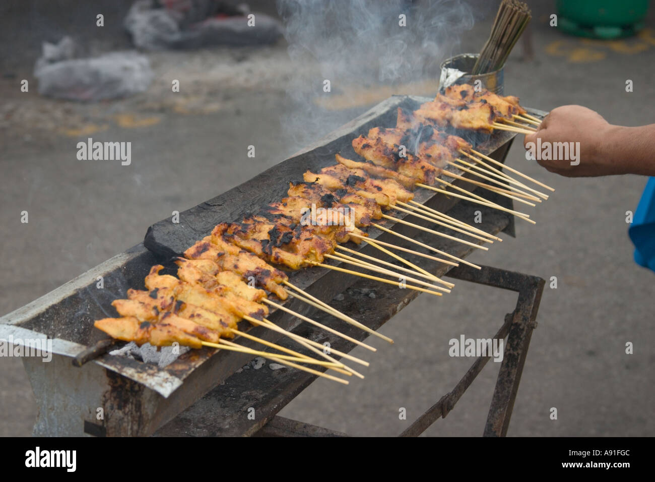 Malaysian satay, kebab, grillades de viande sur stick Banque D'Images