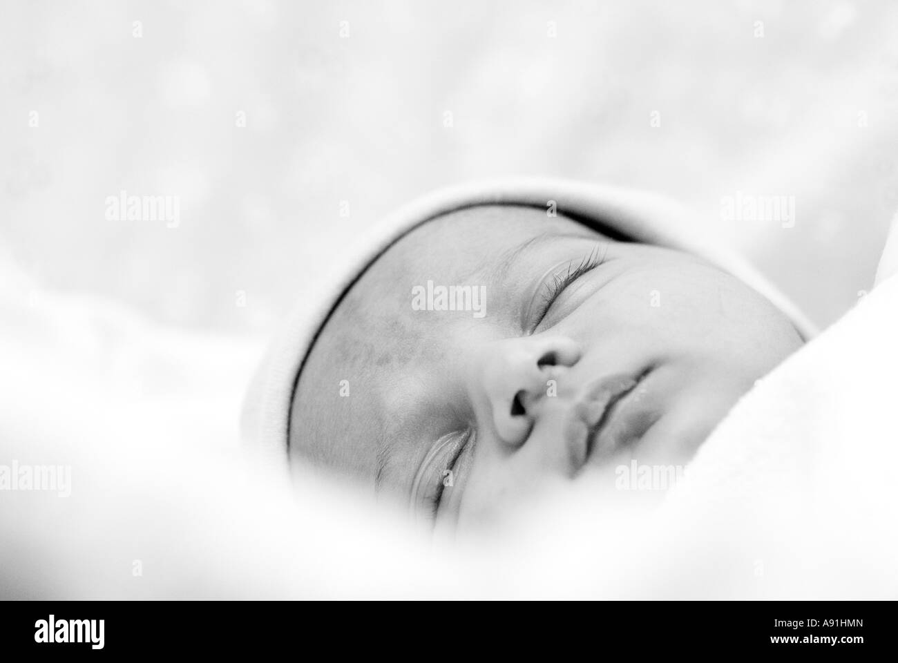 Sleeping newborn baby boy Banque D'Images
