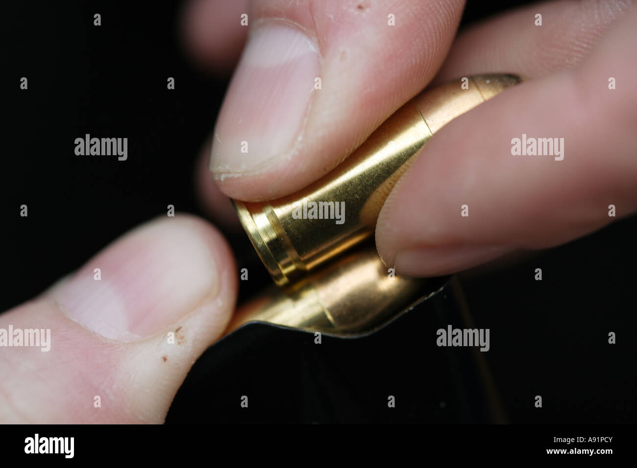 Un magazine d'un Walther P99 avec 9 mm charges Luger Banque D'Images