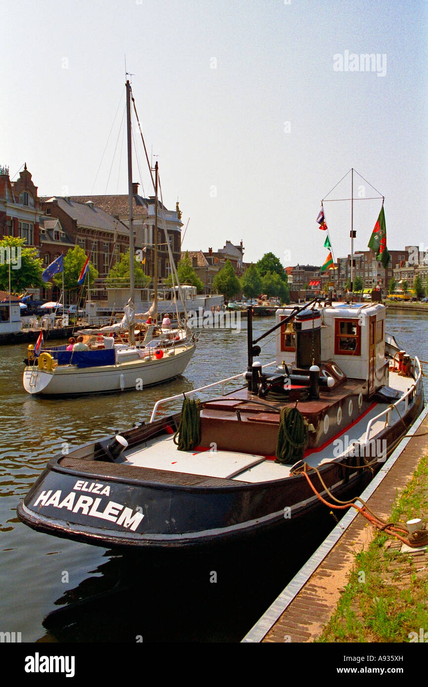 Hollande Pays-bas Haarlem Eliza bateau amarré sur la rivière Spaarne. JMH0056 Banque D'Images