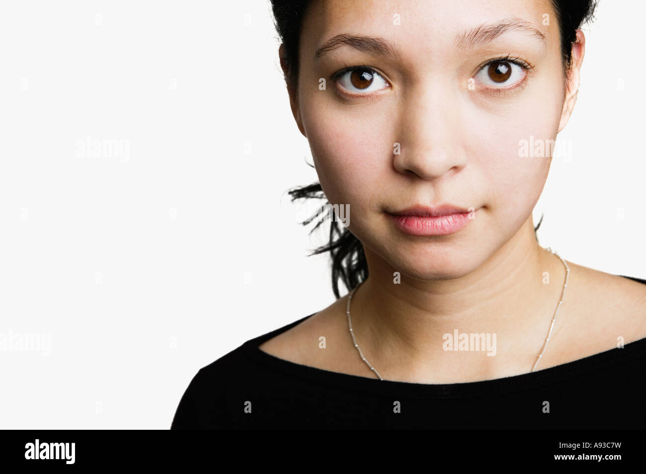 Portrait of Native American Woman looking serious Banque D'Images