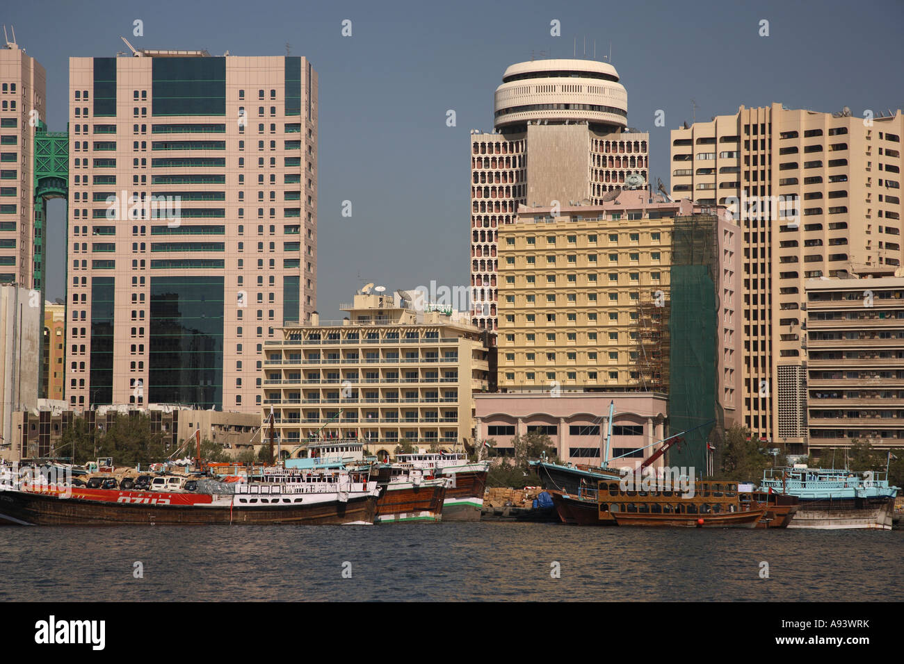 Toits de Dubaï à l'ensemble du centre-ville Creek Dubaï Émirats Arabes Unis ÉMIRATS ARABES UNIS Banque D'Images