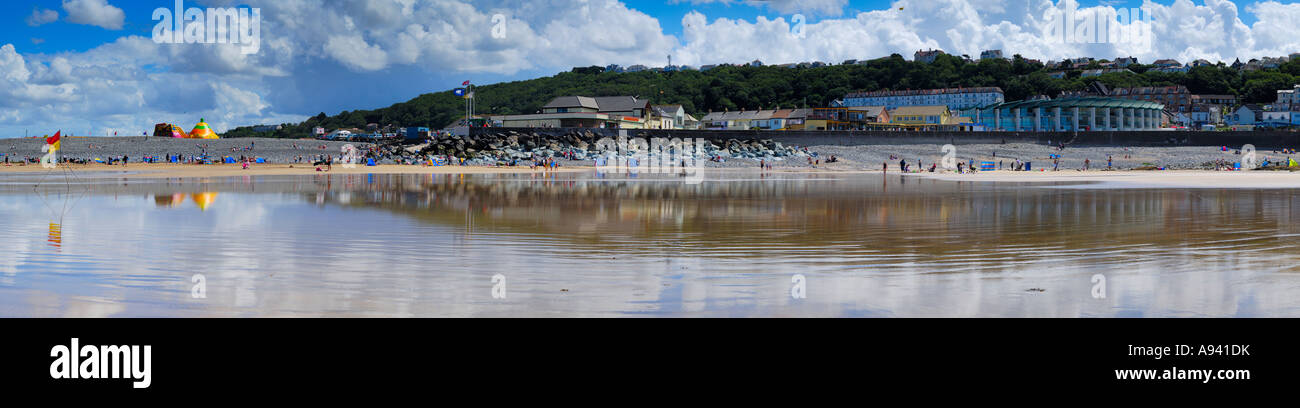 Vue panoramique de Westward Ho ! Plage de l'été dans le Devon, Angleterre Banque D'Images