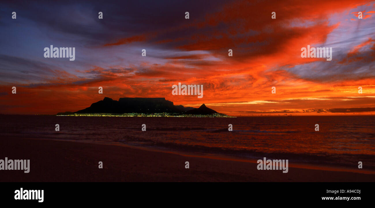 Coucher du soleil Table Mountain Cape Town Western Cape Afrique du Sud Banque D'Images