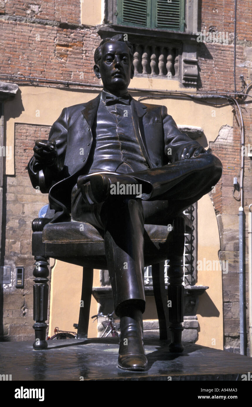 Statue de Giacomo Puccini Lucca Toscane Italie Banque D'Images