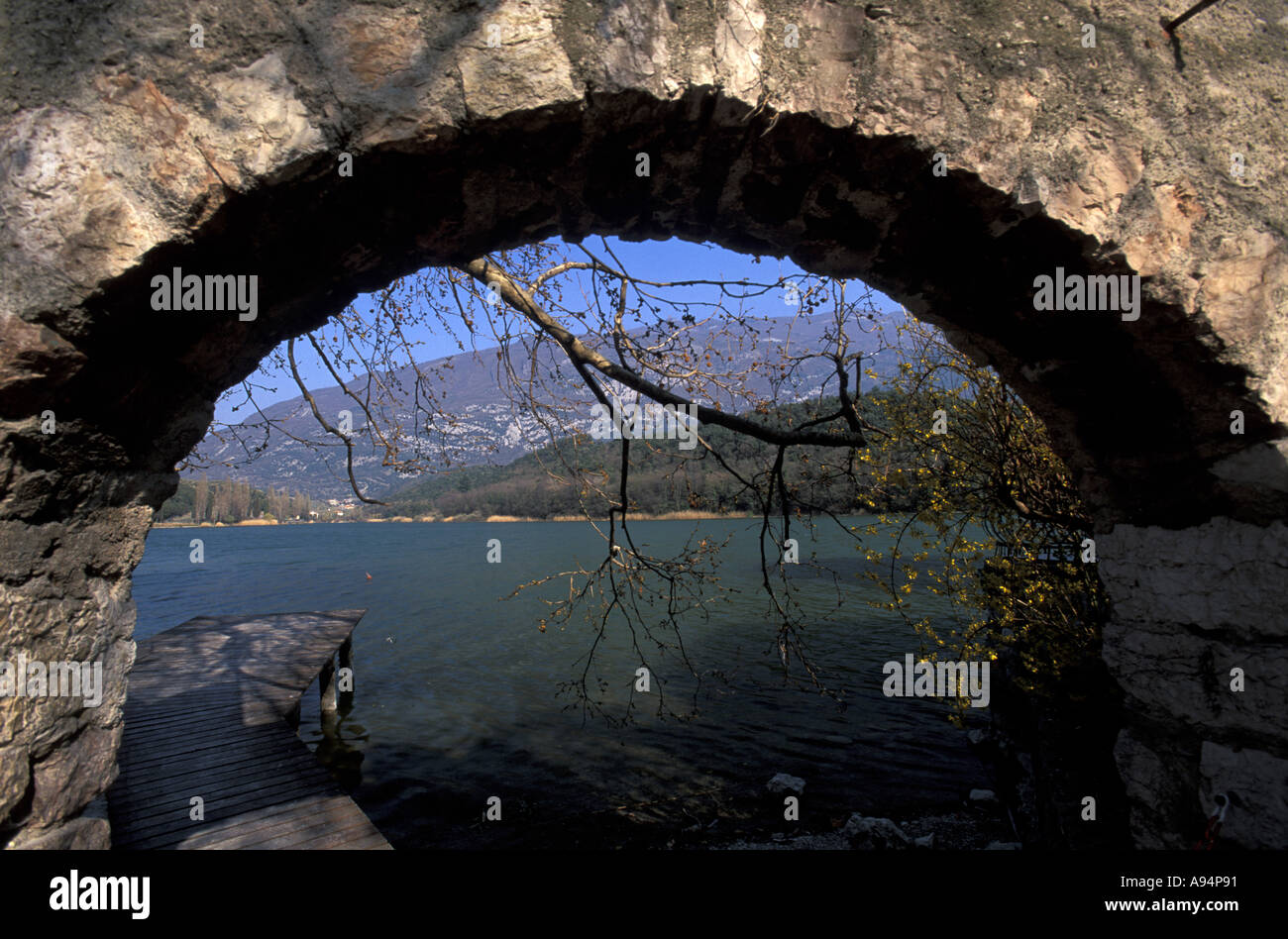 Lago di Toblino Trentin-Haut-Adige Italie Banque D'Images