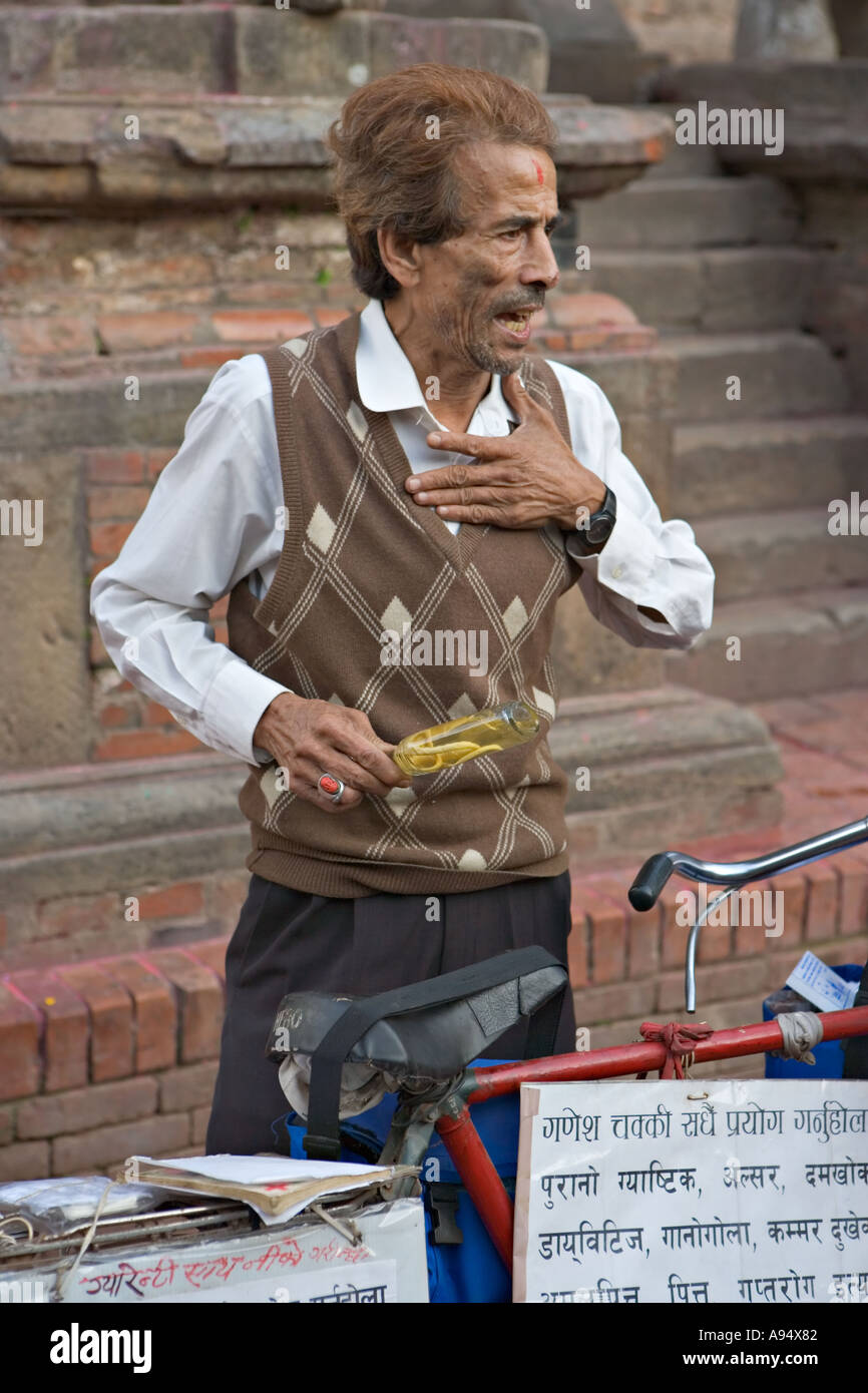 Voyageant à l'homme médecin Patan Durbar Square au Népal Banque D'Images