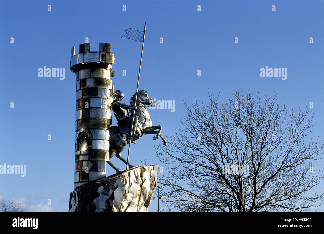 Le chevalier de la Vale sculpture par John McKenna, CASTLE VALE, Birmingham, West Midlands, England, UK Banque D'Images