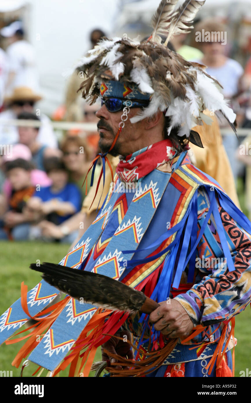 Danseur au printemps Topsfield Pow-wow, Massachusetts USA 2005 Banque D'Images