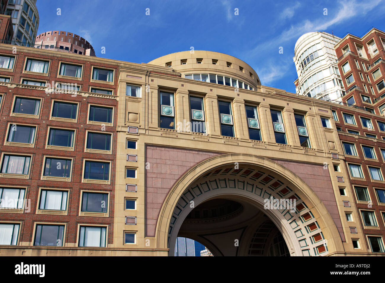 Le Massachusetts Boston arche au-dessus de ronde à l'hôtel Boston Harbor à Rowes Wharf Banque D'Images